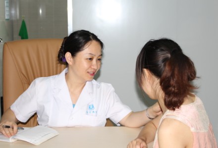 患白妈妈的心声：我要击败白癜风 不让儿子感觉丢人